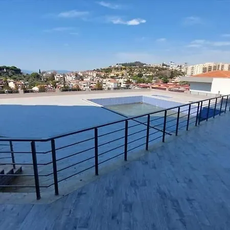 Appartement Kadinlar Denizinde Harika Konumda 2+1 Luks Daire Kusadası