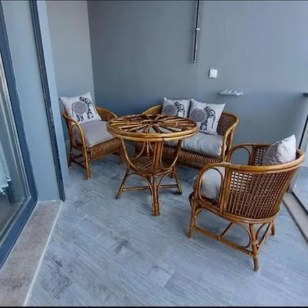 Kadinlar Denizinde Harika Konumda 2+1 Luks Daire Appartement Kusadası
