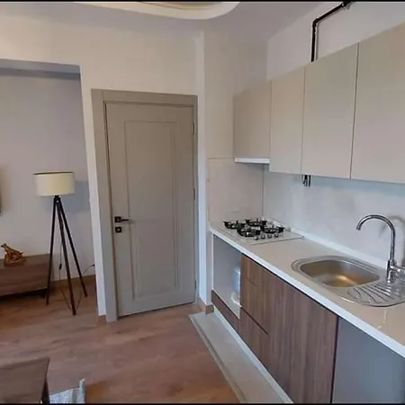 Appartement Kadinlar Denizinde Harika Konumda 2+1 Luks Daire Kusadası