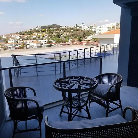 Appartement Kadinlar Denizinde Harika Konumda 2+1 Luks Daire Kusadası